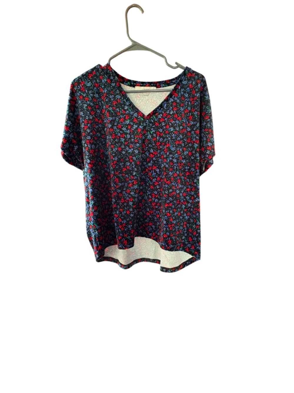 LOFT Navy V-Neck Short Sleeve Floral Tee with Red Accents
